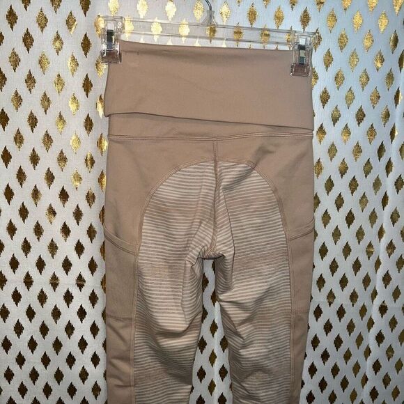 NWOT Offline by Aerie fold over hi rise leggings hugger nude tan size XS - Picture 4 of 6